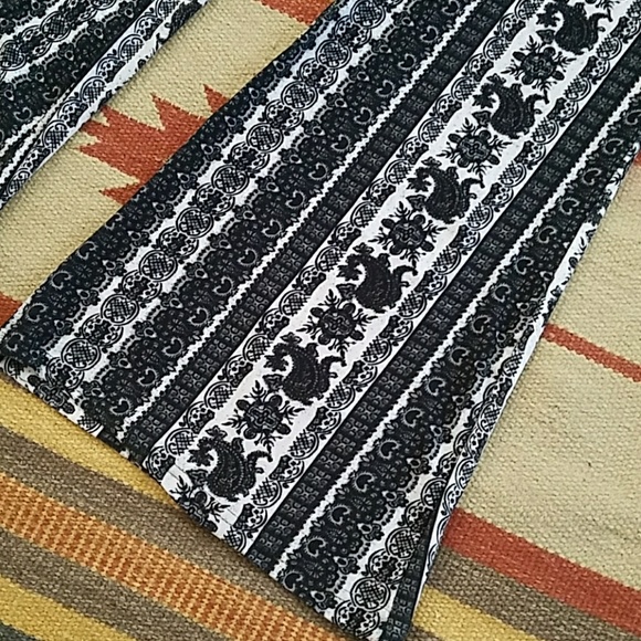 Bell bottom leggings - Picture 3 of 4